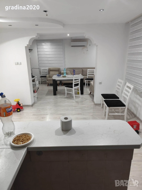 🏠 Давам под наем 3-стаен апартамент – 100 кв.м с голям хол + таванска стая, маза и 2 дворни места, снимка 1