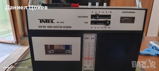 Радио касетофон INTEL модел RR 2205