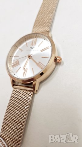 Златисто розов дамски часовник с верижка Victoria Walls, снимка 4 - Дамски - 42112587