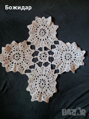 Ръчно Плетено Каре. На 1 кука., снимка 2 - Декорация за дома - 51349444