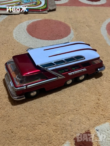 Стара ламаринена играчка