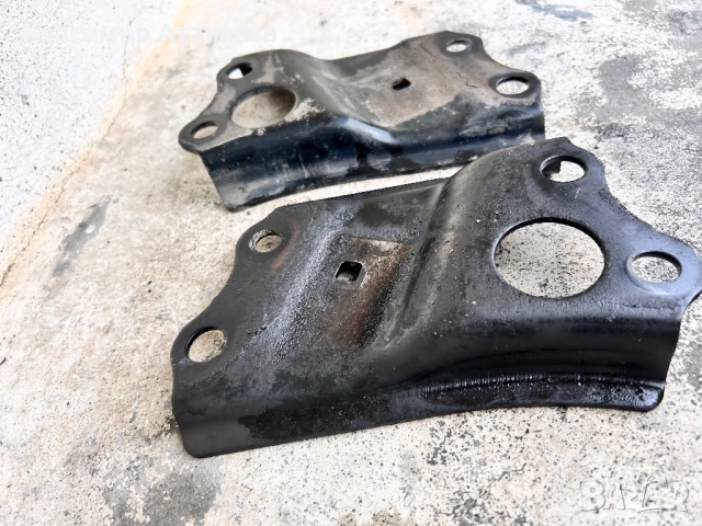 Планка държач стабилизираща щанга лява и дясна  за Тойота Авенсис T27.дизел 2009-2014г, снимка 3 - Части - 52580327