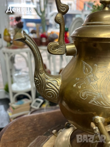 Жесток комплект от месингов чайник и елегантна орнаментирана стойка♥️ йник. Ръчно изработен , снимка 4 - Други - 52566677