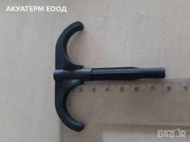 Пластмасова скоба за тръби и шлаух 2 x Ф28, снимка 2 - Кабели - 40576312