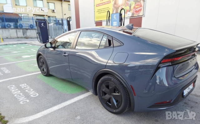 Toyota Prius 2023 HEV, снимка 3 - Автомобили и джипове - 52499780