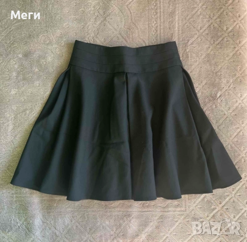 Плесирана пола Dika