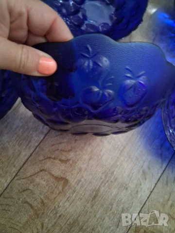 Синьо стъкло 6 бр. купучки/ на ягоди/, снимка 3 - Сервизи - 51236195