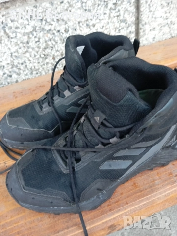 Адидас зимни обувки , снимка 2 - Детски боти и ботуши - 52297510