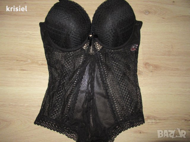 TRIUMPH--СТРАХОТНО дантелено боди --80C номер, снимка 4 - Бельо - 35254902