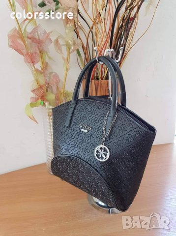 Черна чанта Guess код SG67, снимка 2 - Чанти - 38139157