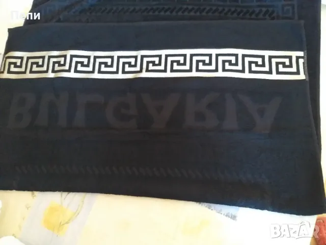 Голяма, луксозна черна хавлия, снимка 2 - Хавлиени кърпи - 48714213