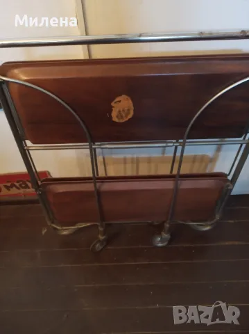 Сгъваема масичка на колелца