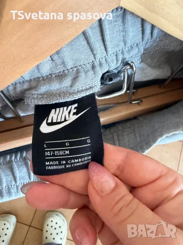 оригинален анцуг Nike tech fleece147-158, снимка 9 - Детски анцузи и суичери - 55904732