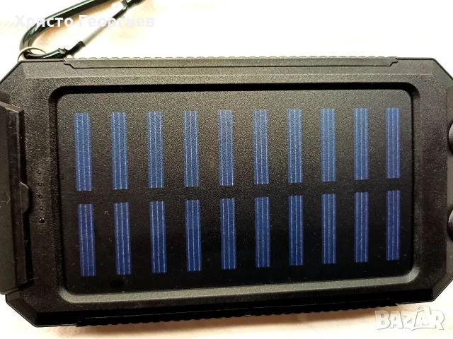 Соларна външна батерия / Power Bank с LED фенер и компас