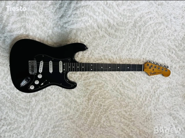 Електрическа китара тип Stratocaster - Перфектно състояние, снимка 4 - Китари - 54307529