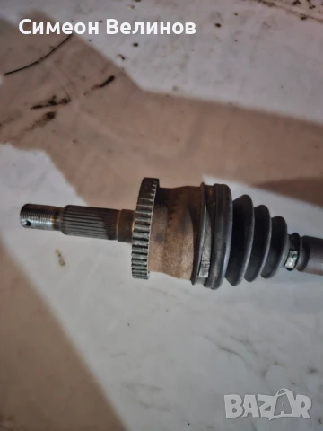 Продавам предна полуоска  от 4.7 Quadra Trac , снимка 4 - Части - 50746129