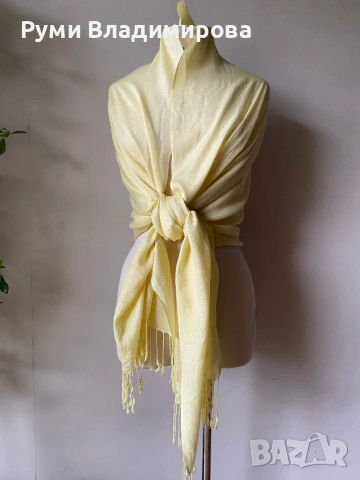 Светложълт шал от вискоза