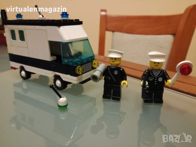 Много стари Конструктори Лего - LEGO Police 611 , 659 , 709 , 6676, снимка 14 - Колекции - 39580444