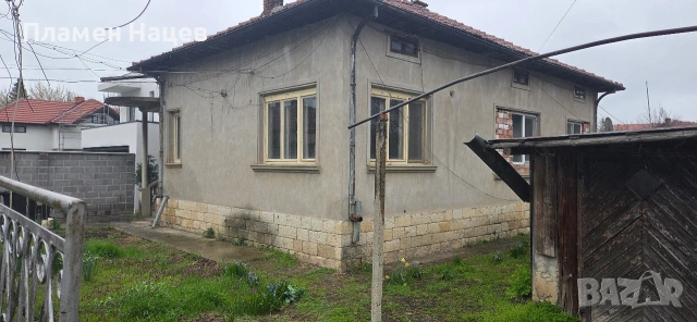 Къща в гр. Левски, снимка 4 - Къщи - 54064819