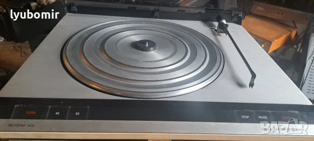 Два грамофона.