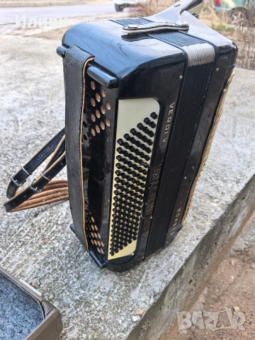 Акордеон, снимка 4 - Акордеони - 53103177