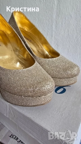 Златни обувки на ток, снимка 5 - Дамски обувки на ток - 51971928