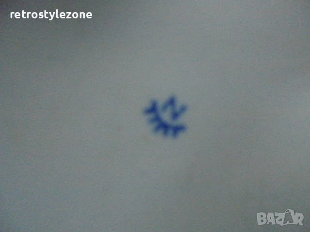 № 8429 Винтидж порцеланова фигурка – Момиче с цветя, снимка 8 - Други ценни предмети - 53025691