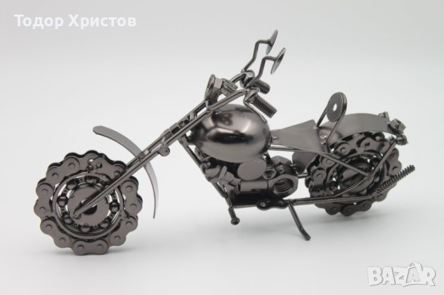 Мотоциклет от метални части