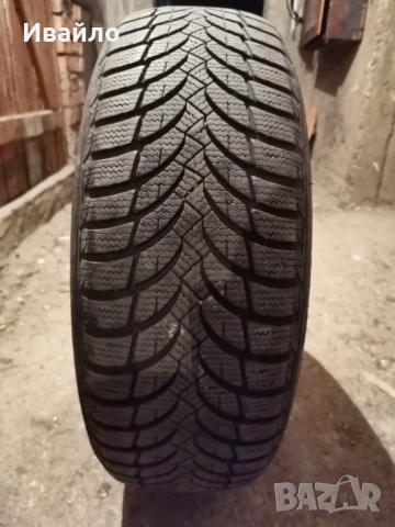 Продавам 1 брой зимна гума 205.60.16 дот 2020 Nexen , снимка 2 - Гуми и джанти - 54178763