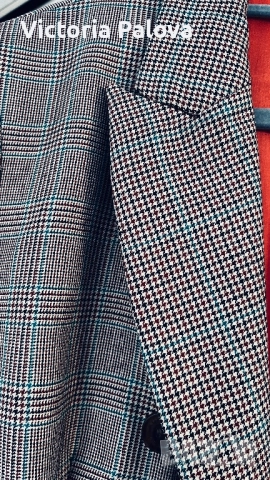 Луксозно MARC CAIN двуредно сако лимитирана колекция с декоративни шевове, снимка 3 - Сака - 52864556