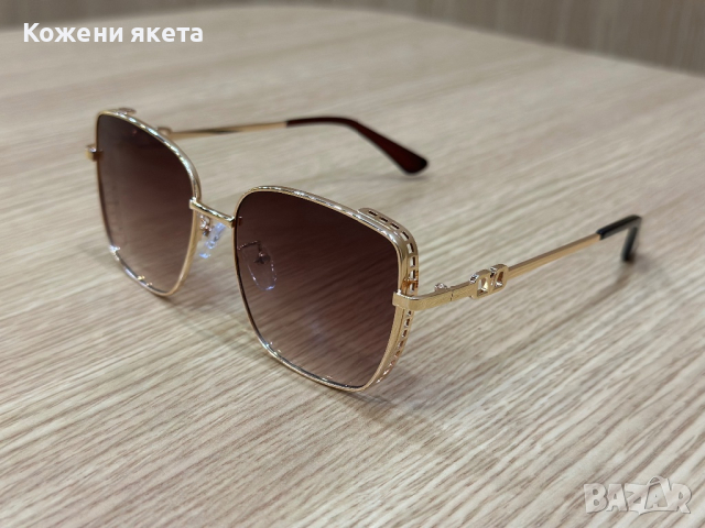 Слънчеви очила V кафеви стъкла златни метални рамки Valentino