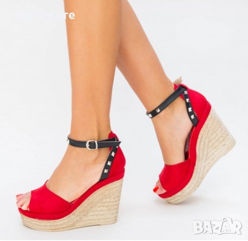 Сандали на платформа - червено с черно - 3416