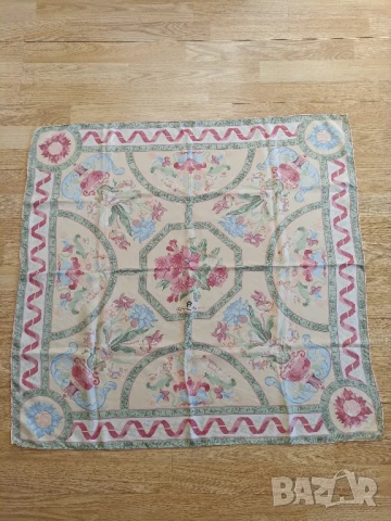 Дамски шал Aigner