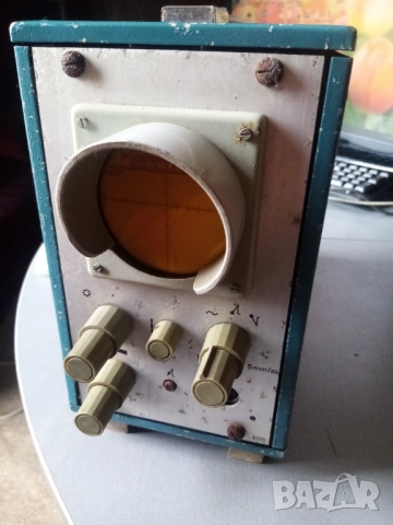 Малък осцилограф RFT немски любителски, снимка 2 - Други инструменти - 52484023