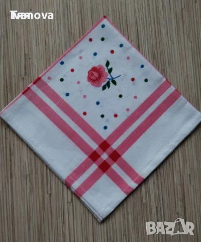 Тишлайфер с две салфетки, снимка 4 - Покривки за маси - 48795108