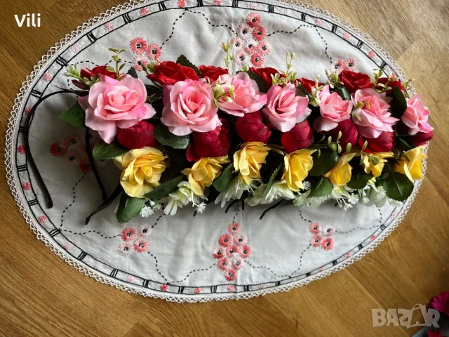 Диадема с цветя за народна носия, снимка 3 - Аксесоари за коса - 45433325