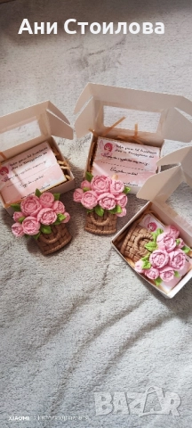 Керамична фигурка с магнит "Кошничка с божури" в кутийка, снимка 3 - Декорация за дома - 51864812