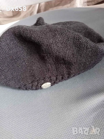 Продавам шапка - черна барета, снимка 3 - Шапки - 53270330