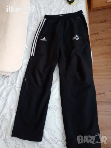 Долнищe ADIDAS от Екип Оригинално Внос Германия в отлично състояние