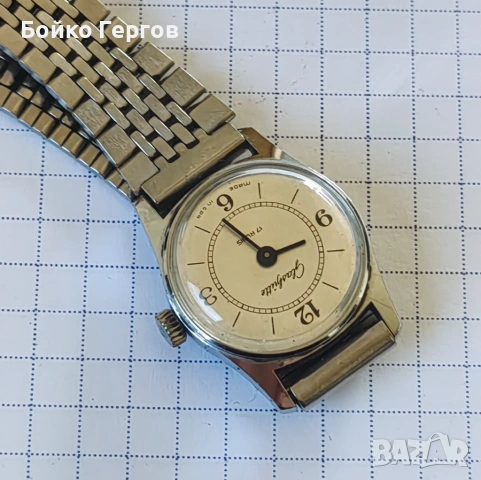 Винтидж дамски часовник GUB GLASHUTTE 17JW. Стоманена каса . Работи Перфектно. , снимка 3 - Дамски - 54326537