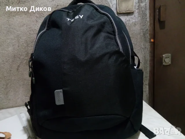 Hurley маркова раница 43х36х15см като нова раница Tesy Dicota, снимка 12 - Раници - 46059398