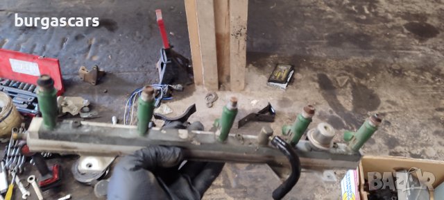 Горивна рейка 9202710 Volvo S80 2.4-140к.с. - 60лв, снимка 3 - Части - 44478957