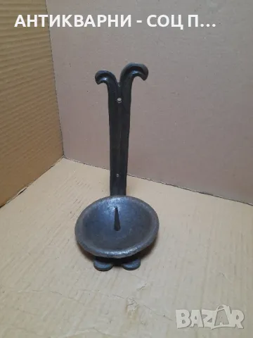 Стар Ръчно Кован Стенен Свещник.