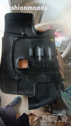 BMW e87 e90 Кора над двигателя 1.8d 2.0d , снимка 3 - Части - 52062893