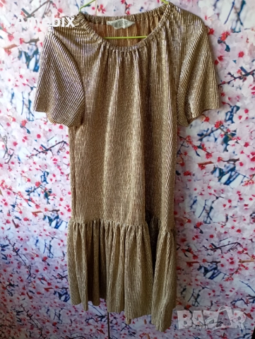 Парти елегантна детска рокля от мек златен плат, за 9-10г, р140см, снимка 2 - Детски рокли и поли - 52127091