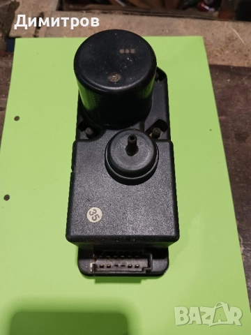 Вакуум компресор заключване/отключване пасат, снимка 2 - Части - 52267589