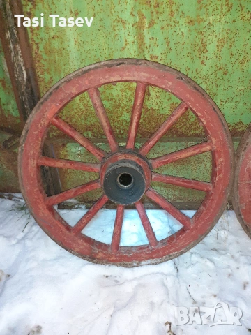 Колела от каруца, снимка 2 - Антикварни и старинни предмети - 39726527