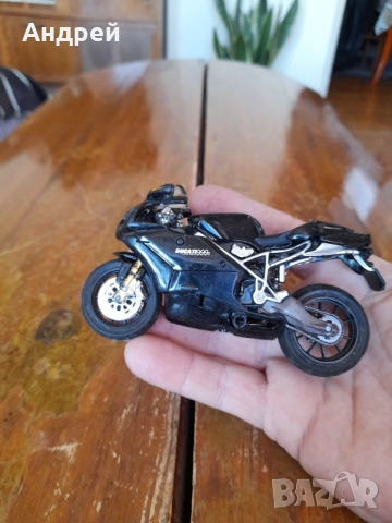 Стара играчка мотоциклет Ducati