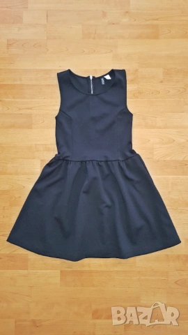 Малка черна рокля