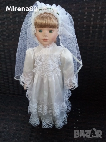 Колекционерска порцеланова кукла - булка